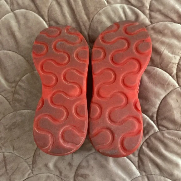 Stella McCartney Vibrant Red Glossy Sneakers - Picture 5 of 7